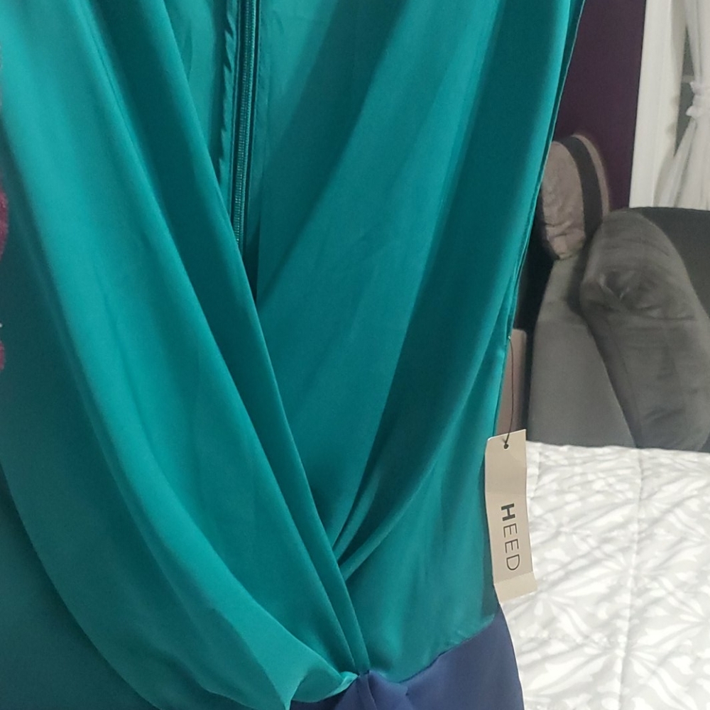 Dress - Picture 6 of 7